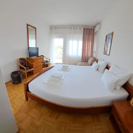 Pansion Ivana 公寓