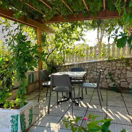 Pansion Ivana Apartment Baska Voda
