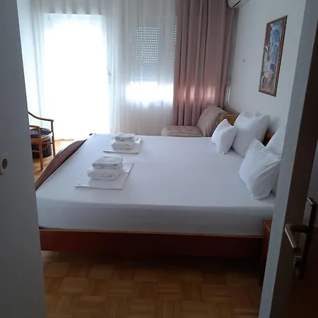 Pansion Ivana * Baska Voda